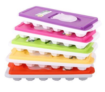 2 X 1 X ICE CUBE TRAY WITH LID AND EASY TO POUR SECTION SO NO MORE SPILLING - Bargain Genie