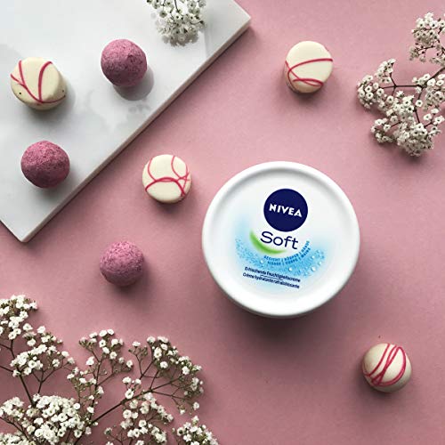 Nivea Soft Cream Pack of 4 x 200 ml) - Bargain Genie